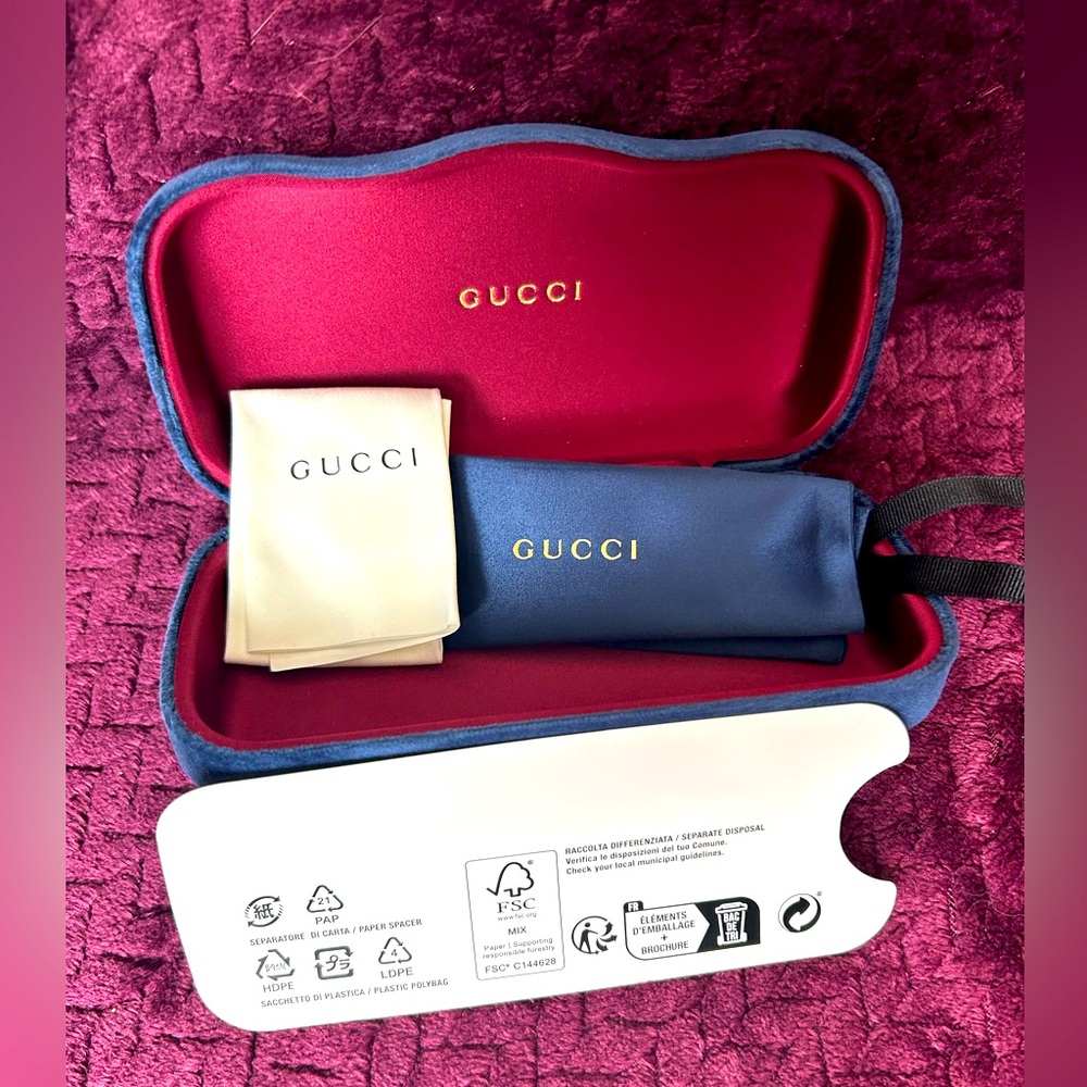 Gucci velvet eyeglass hard shell case brand new